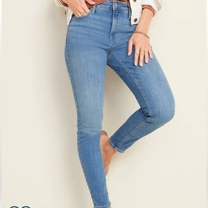Old Navy High-Waisted Rockstar Super-Skinny Jeans (Lydia Wash)